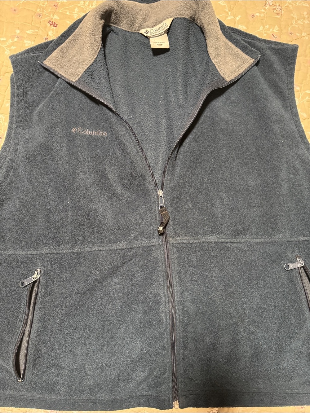 Columbia Men’s Dark Blue Fleece Vest